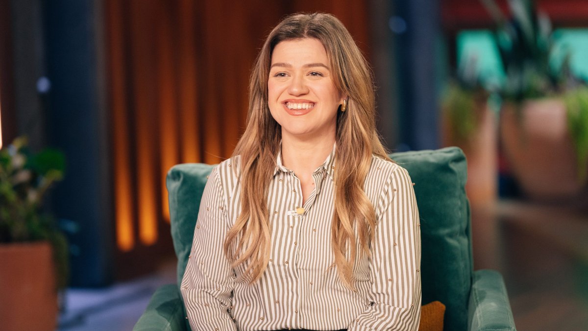 Kelly Clarkson chopped her hair for new season of 'The Voice': See her bob