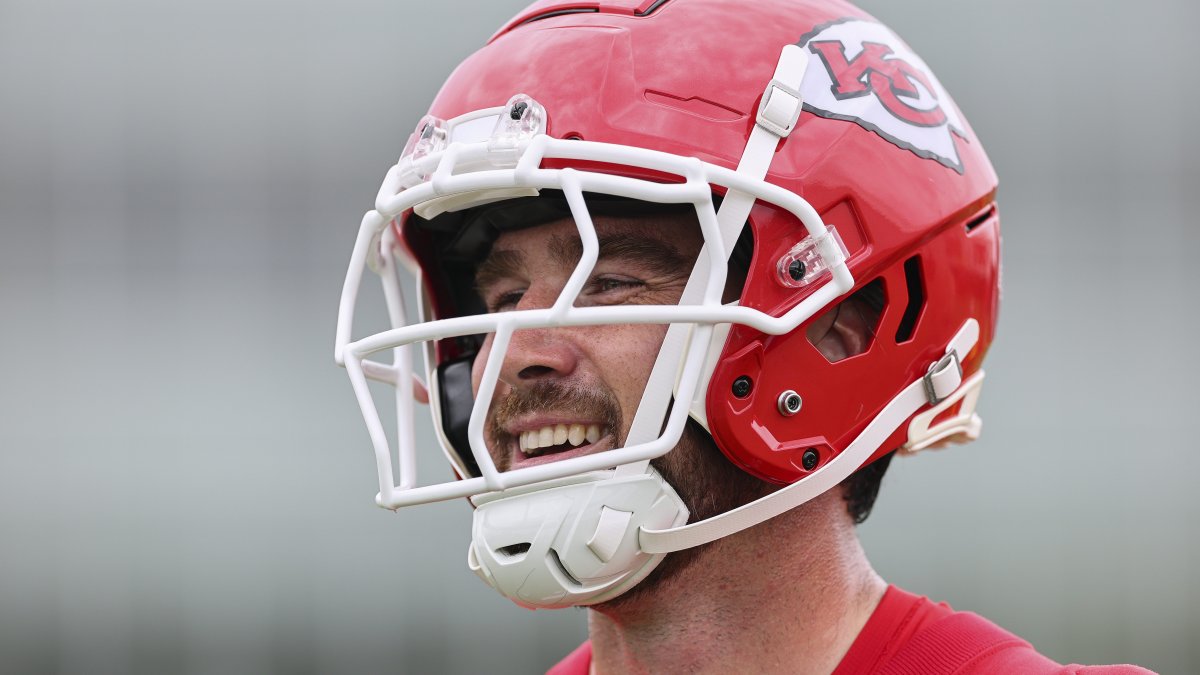 Travis Kelce kicks off football season with major hair transformation