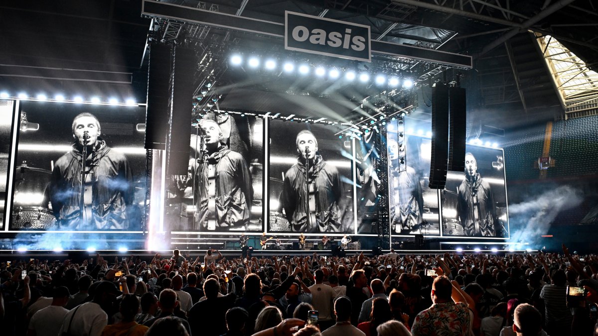 Liam Gallagher jokes Oasis gig is cheater‑friendly after Coldplay scandal