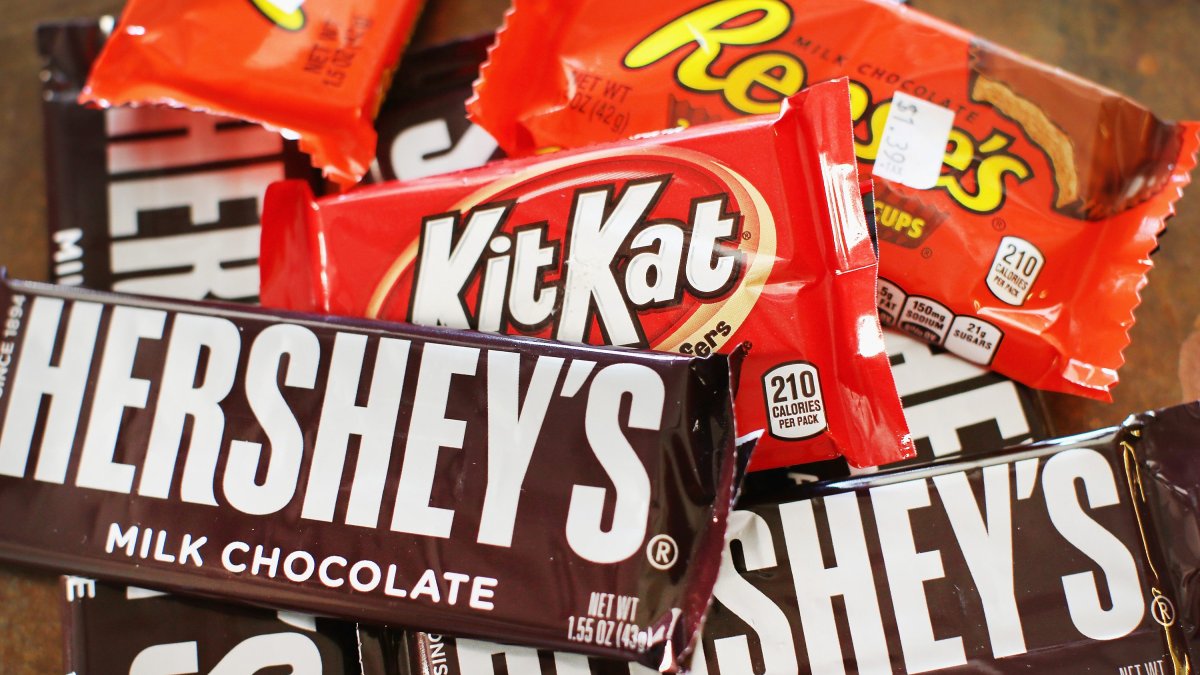 Hershey to raise candy prices as cocoa costs remain near record highs