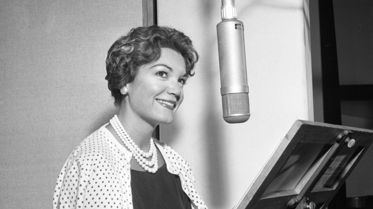 Connie Francis, singer known for hits 'Pretty Little Baby' and 'Stupid Cupid,' dies at 87 Connie Francis, singer known for hits 'Pretty Little Baby' and 'Stupid Cupid,' dies at 87
