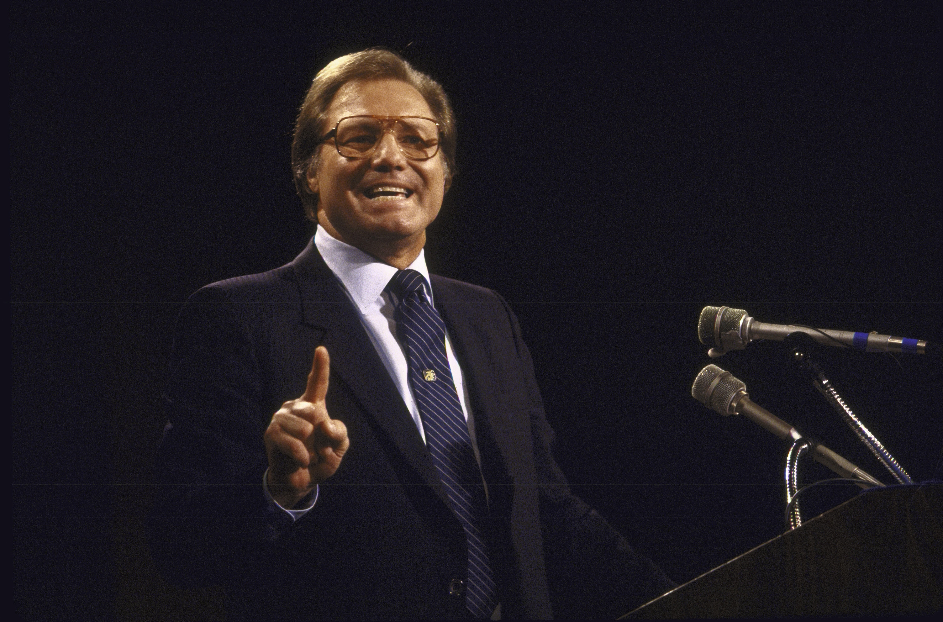 Televangelist Jimmy Swaggart dies at 90