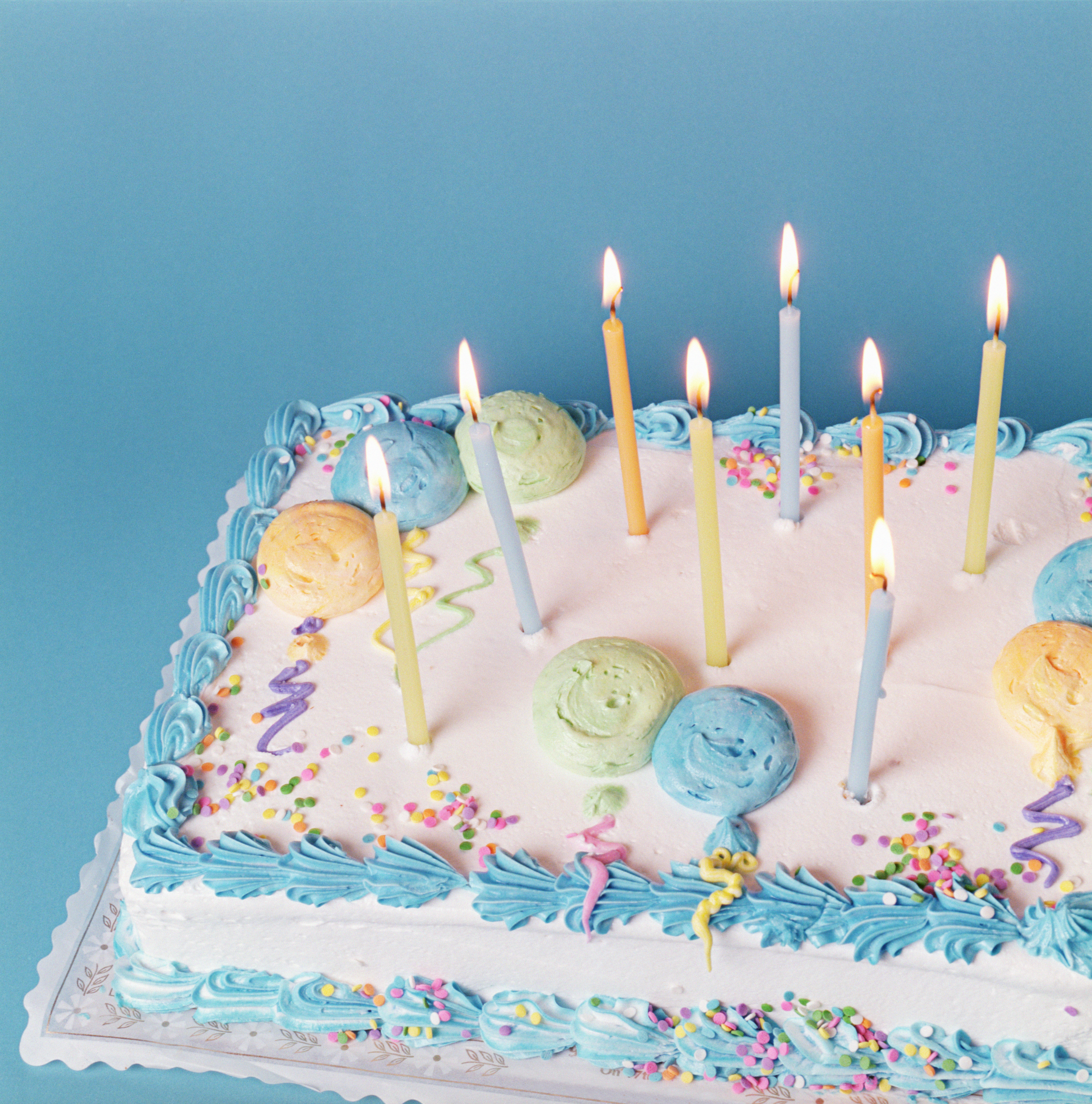 Mom spends weeks planning kid's birthday. Dad has 1 question on day of party