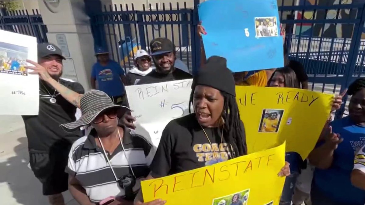 Dozens rally at Miami Northwestern, demanding Teddy Bridgewater be