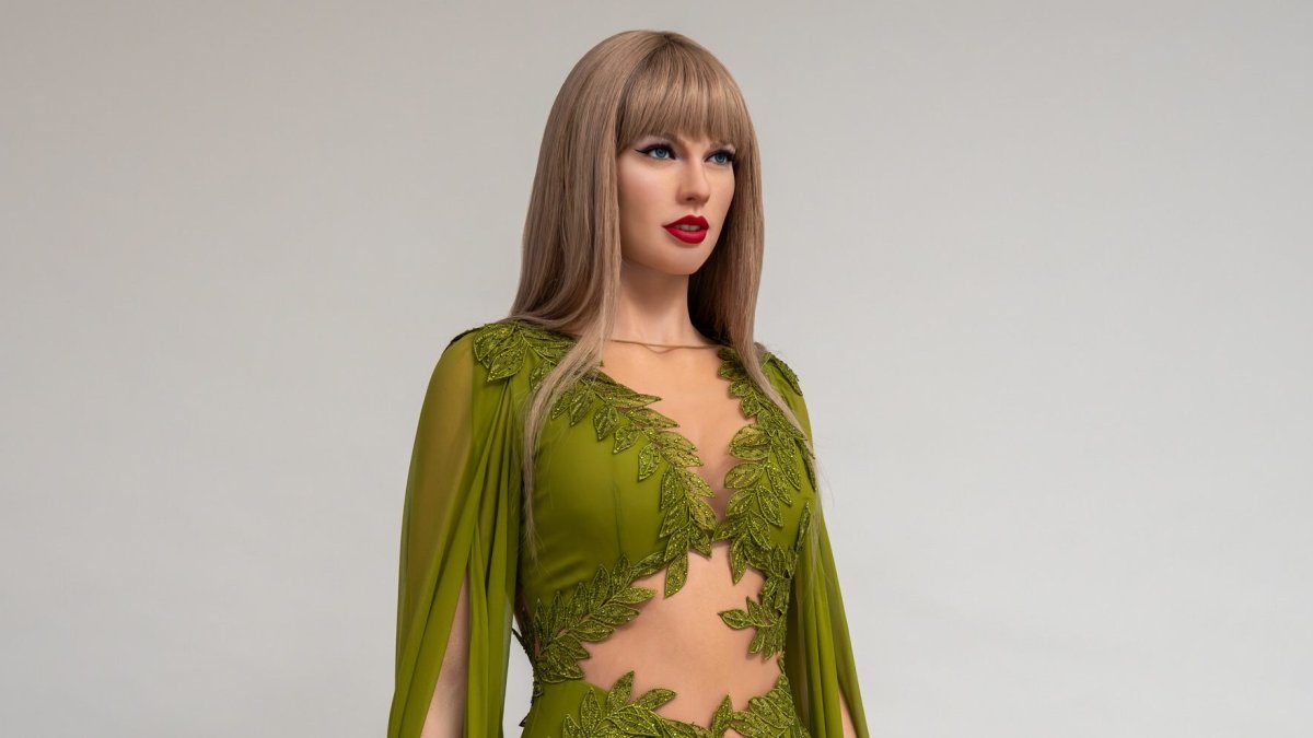 'Iconic twins': Fans react to 13 Taylor Swift wax figures unveiled by Madame Tussauds