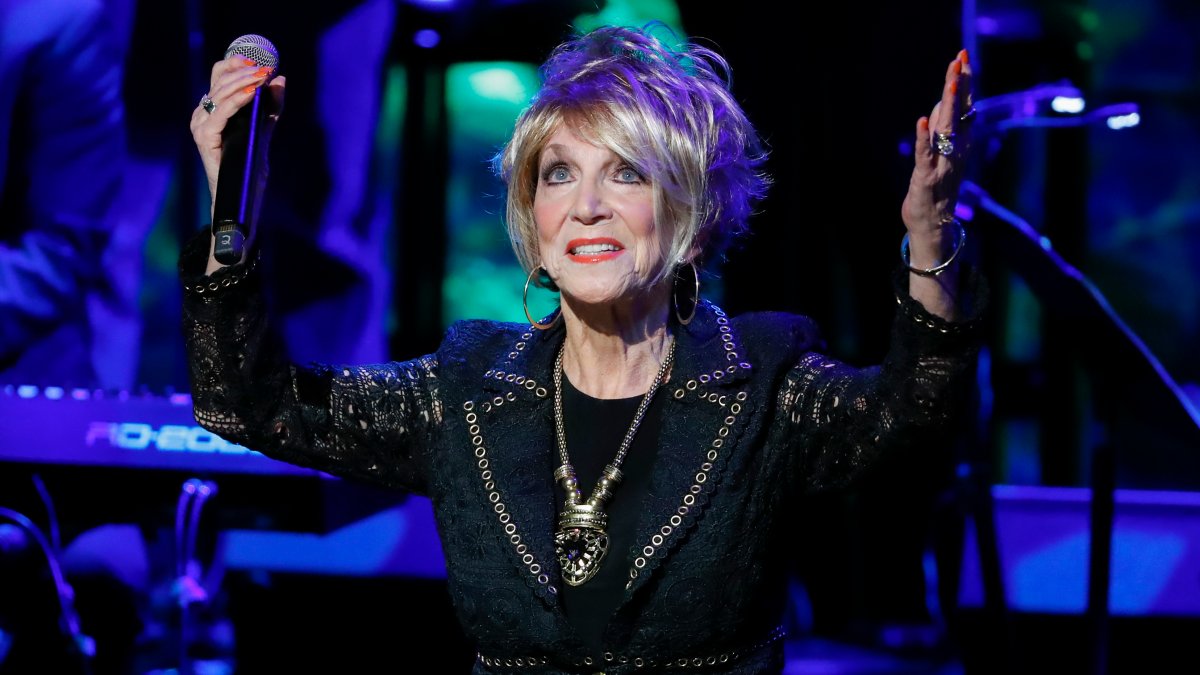 Jeannie Seely, soulful country singer, dies at 85