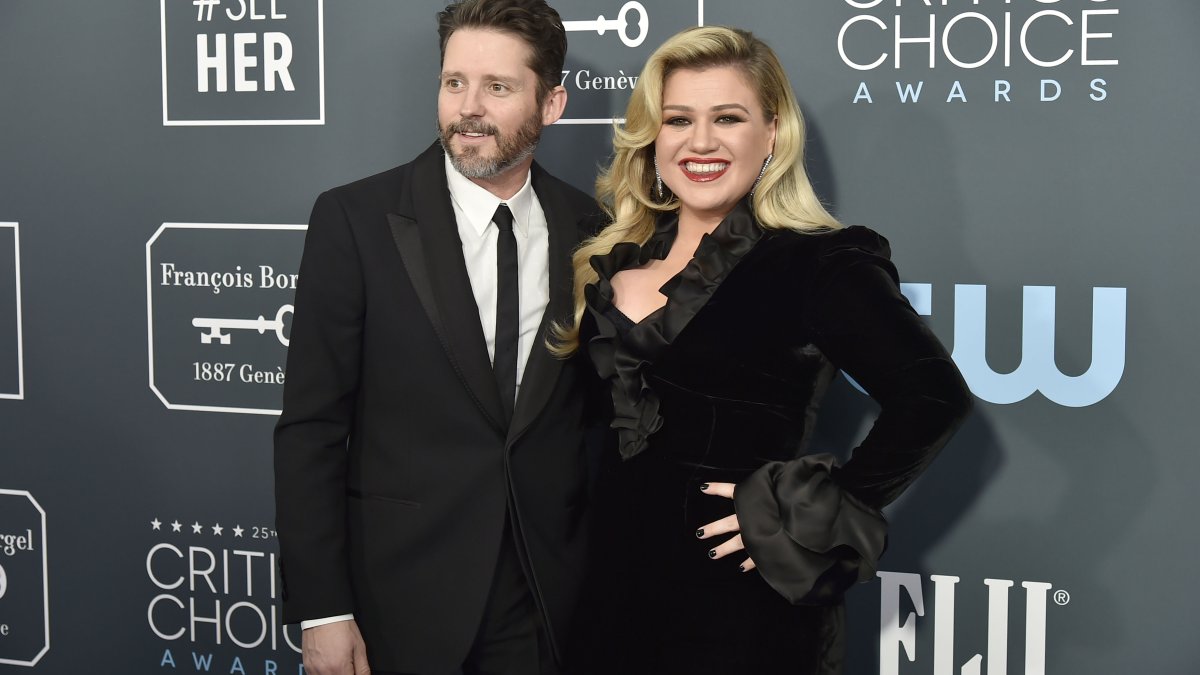 Kelly Clarkson postpones Las Vegas shows as ex-husband battles illness