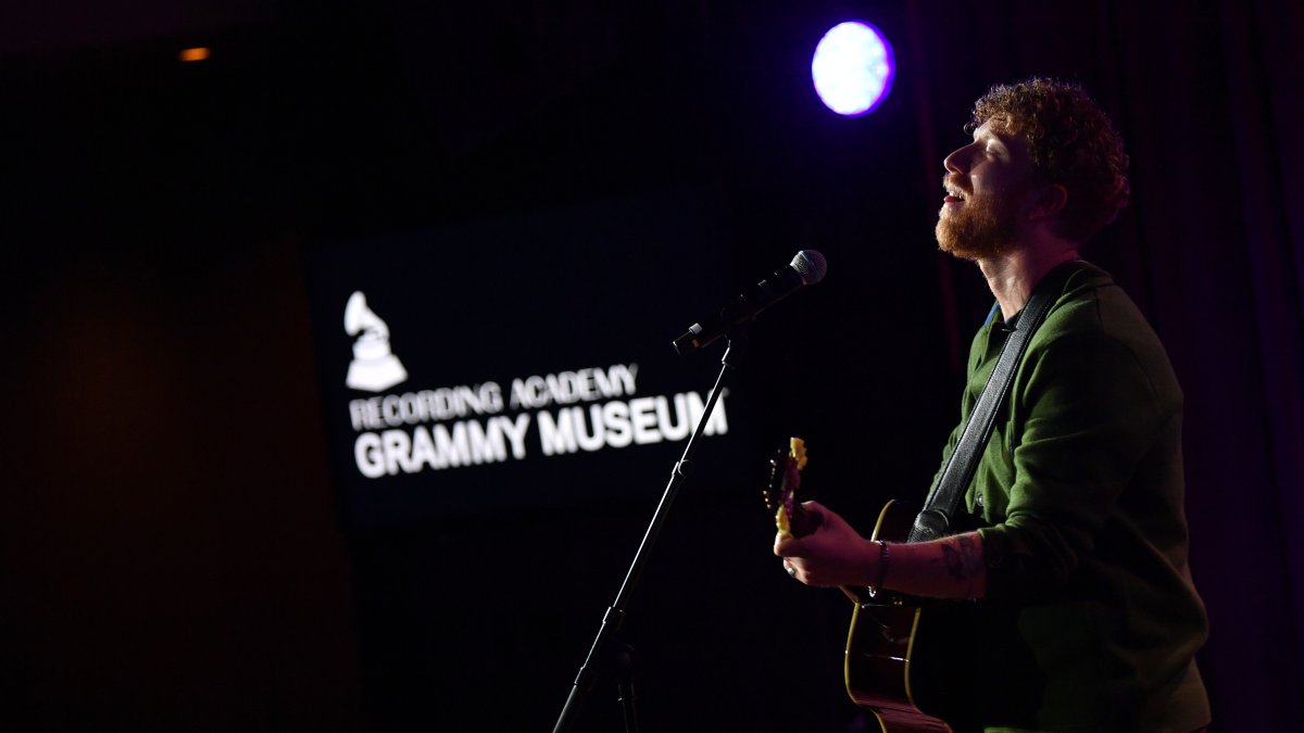 'Extremely embarrassed': Grammy-nominated singer cancels tour due to low ticket sales