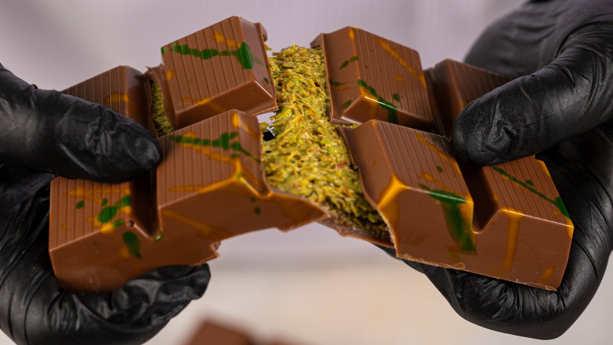 Dubai chocolate desserts hit state fairs as a hot-ticket item