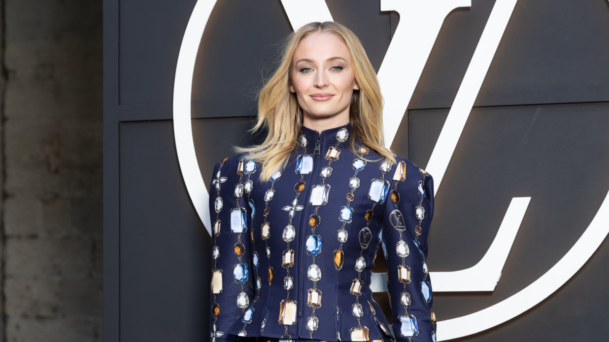 Sophie Turner claps back at claims she forgot about her kids