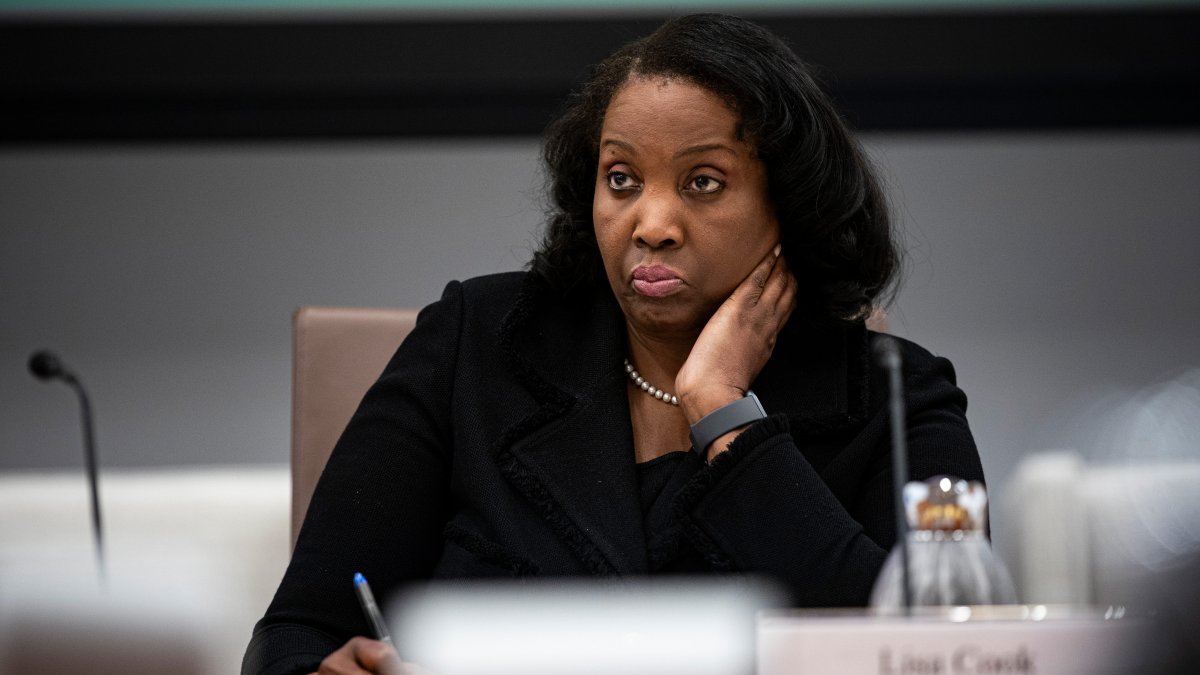 Supreme Court considers Trump's attempt to fire the Fed's Lisa Cook