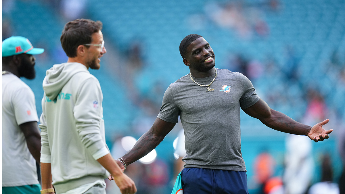 PHOTO Tyreek Hill In A Miami Dolphins Uniform