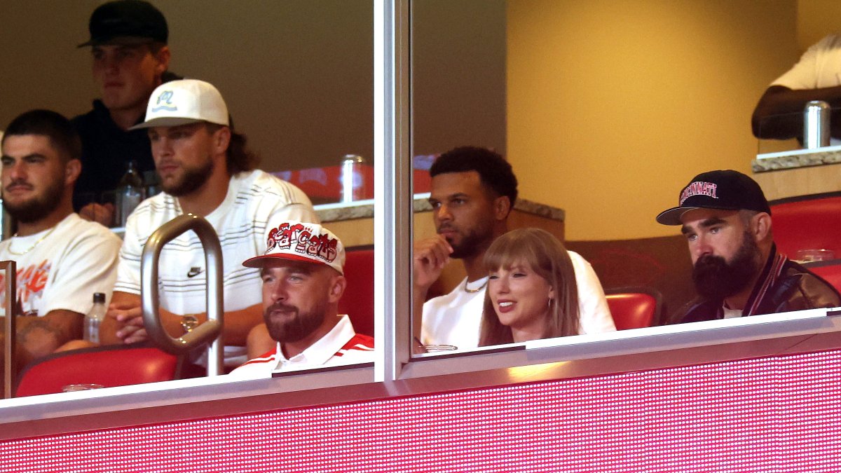 Travis Kelce, Taylor Swift attend Nebraska-Cincinnati game after engagement