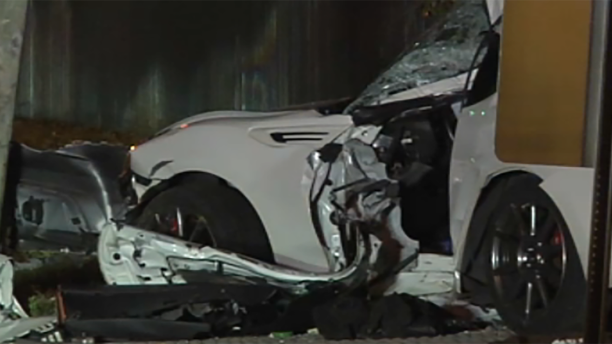 3, including 2 juveniles, hospitalized after vehicle strikes pole in NW Miami-Dade – NBC 6 South Florida