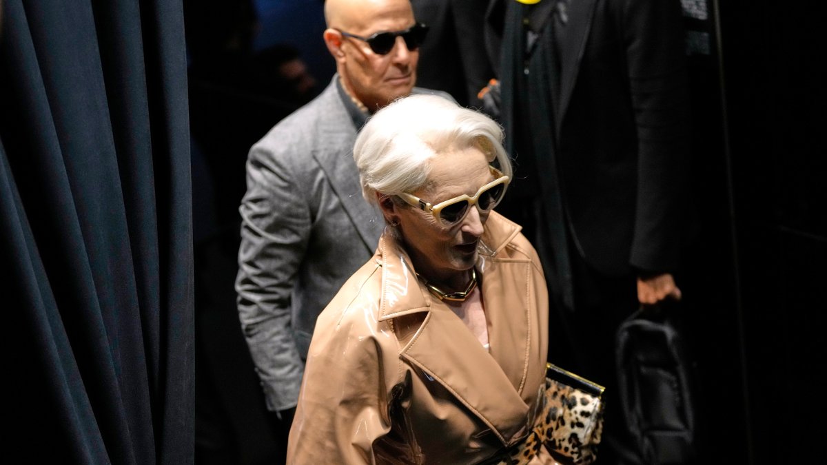 The devil wears Dolce & Gabbana in Milan as Meryl Streep is filmed at runway show for movie sequel The devil wears Dolce & Gabbana in Milan as Meryl Streep is filmed at runway show for movie sequel