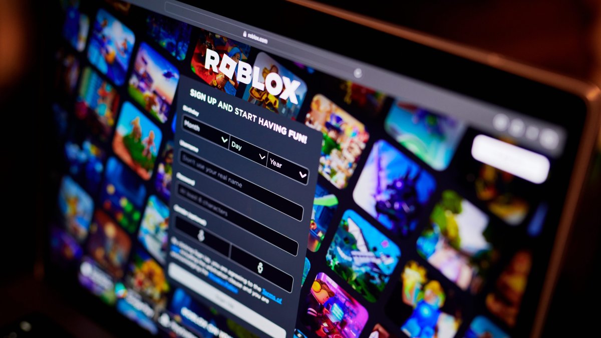 Roblox, Discord sued after 15-year-old boy was allegedly groomed online before he died by suicide
