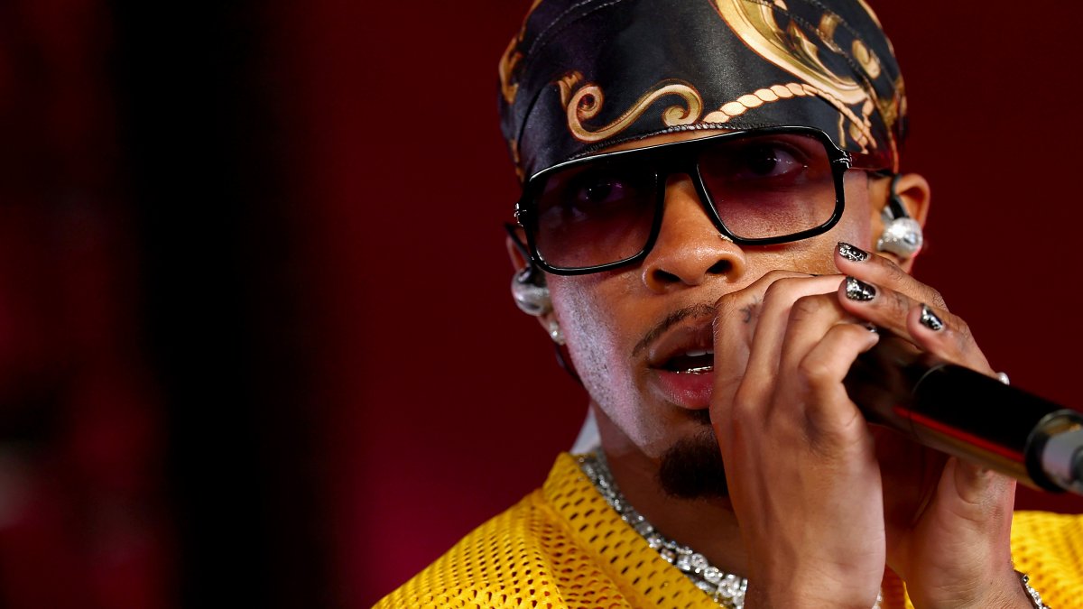 D4vd cancels remaining U.S. tour dates, including LA Greek Theatre show D4vd cancels remaining U.S. tour dates, including LA Greek Theatre show