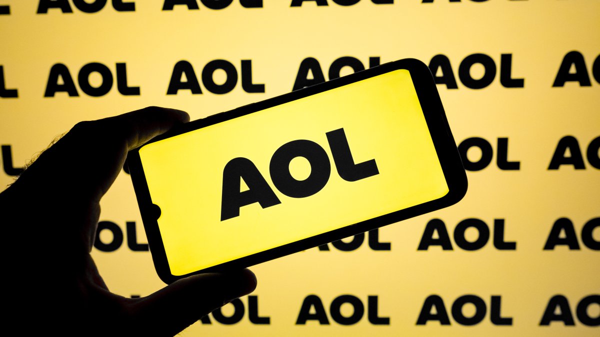 With a final screech, AOL's dial-up service goes silent