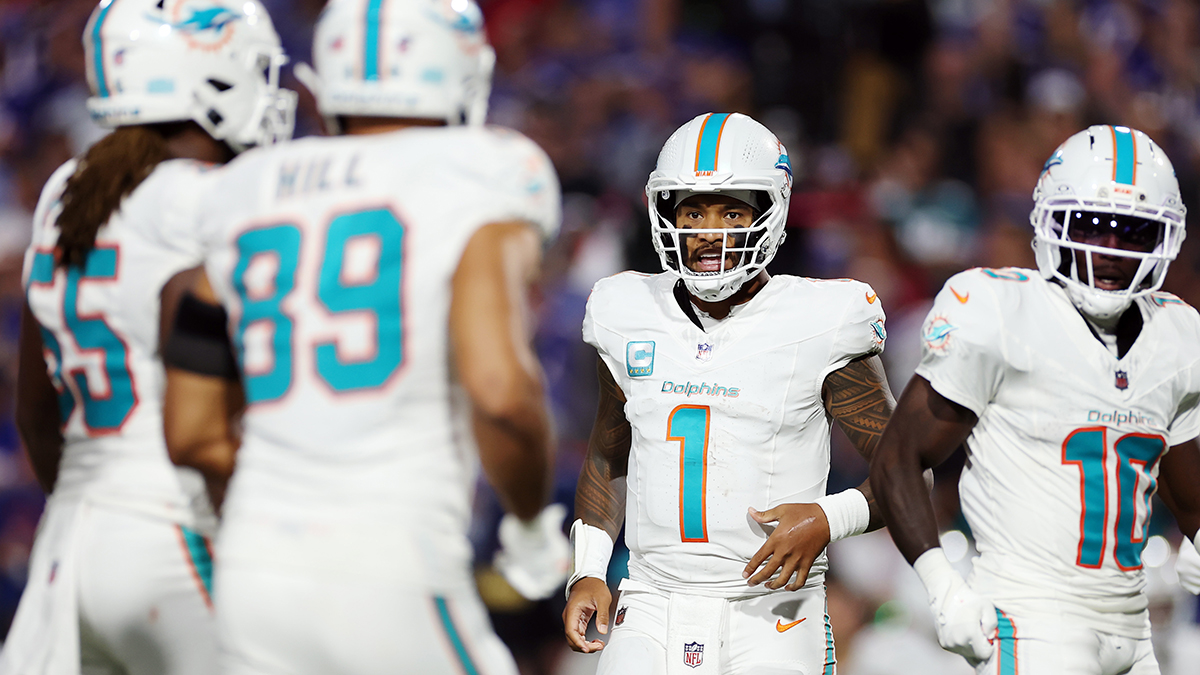 Tagovailoa wins in cold, leads Dolphins to 4th straight victory 34-10 to remain unbeaten vs. Jets