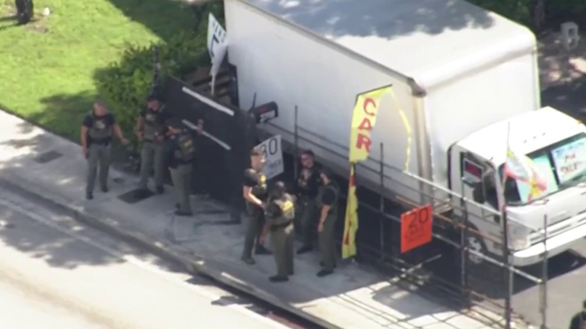 Man ID’d after allegedly shooting at woman walking dog in Lauderdale ...