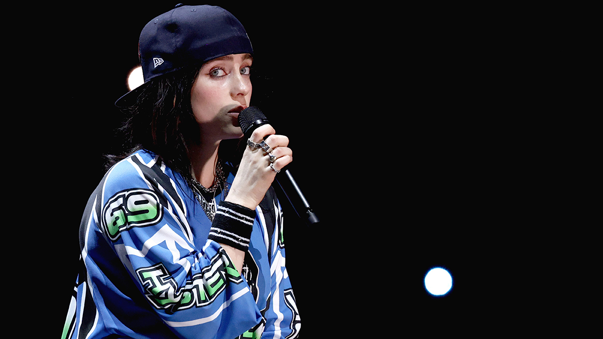 Billie Eilish violently yanked by audience member during Miami concert