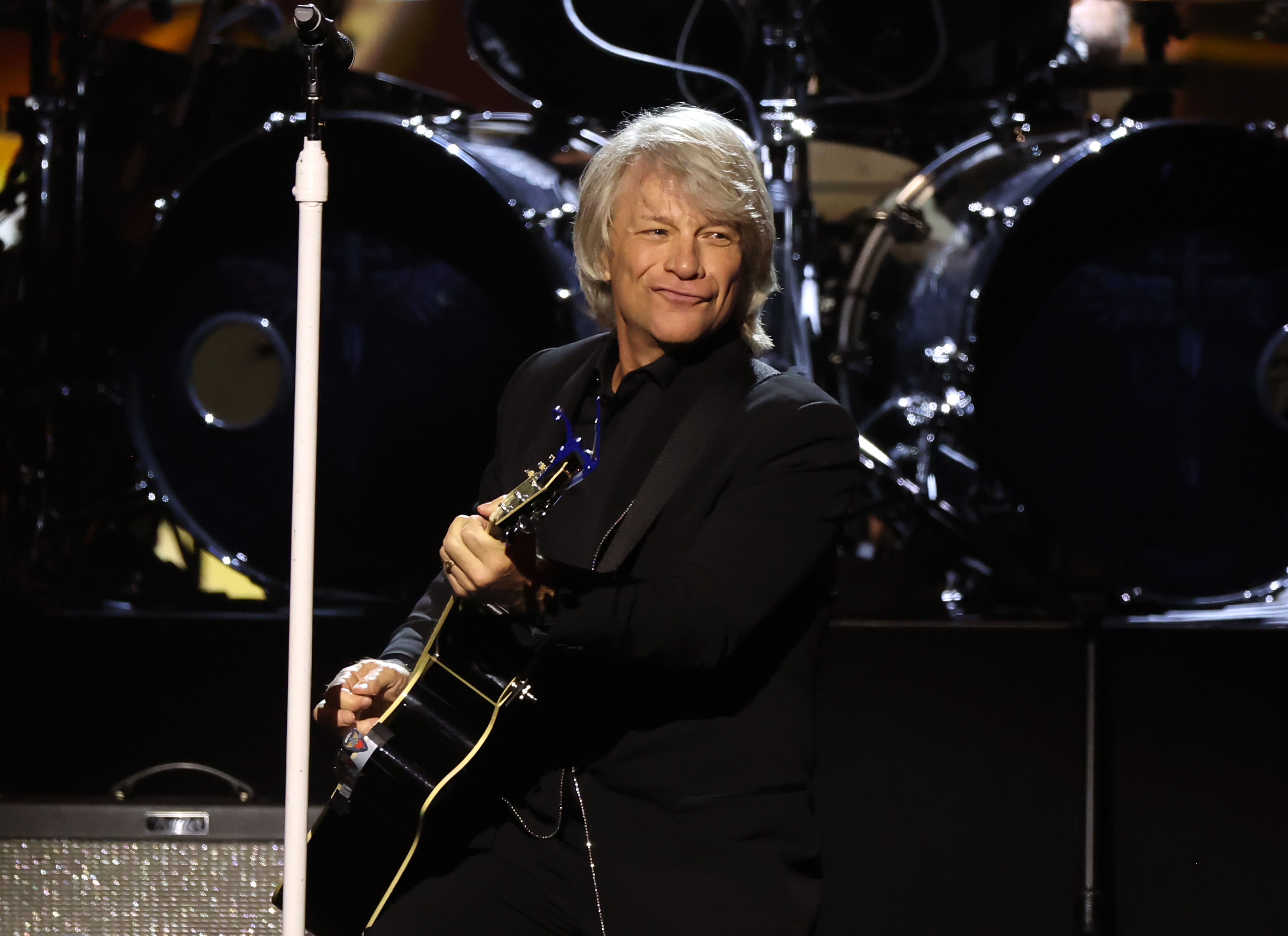 Jon Bon Jovi announces new tour after recovery from vocal cord surgery