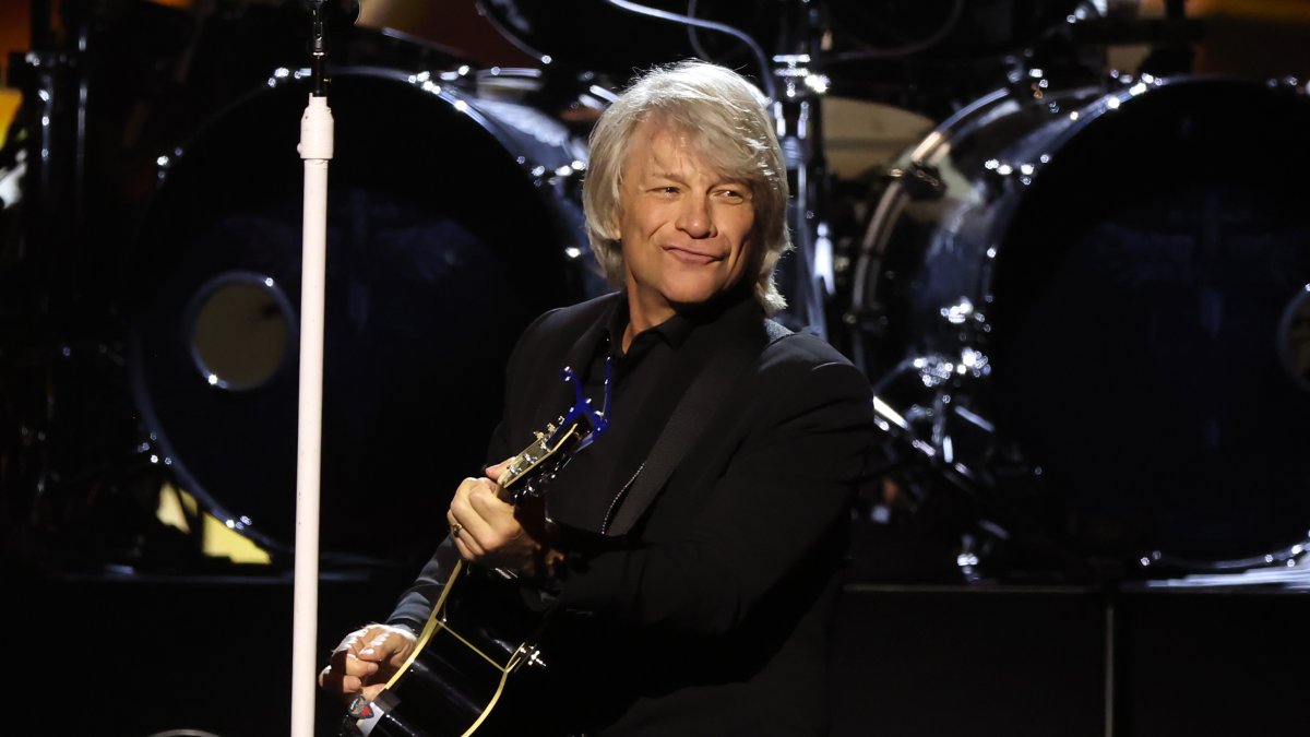 Jon Bon Jovi announces new tour after recovery from vocal cord surgery Jon Bon Jovi announces new tour after recovery from vocal cord surgery