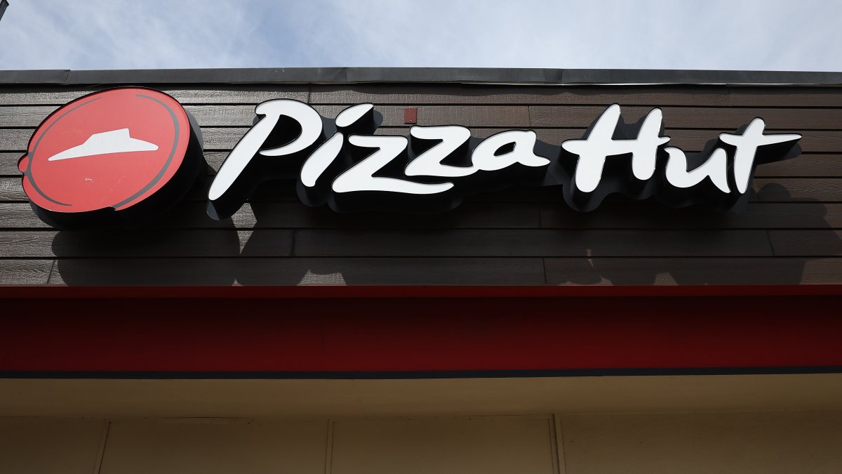 Pizza Hut is jumping on the ‘Group 7’ bandwagon by offering a deal