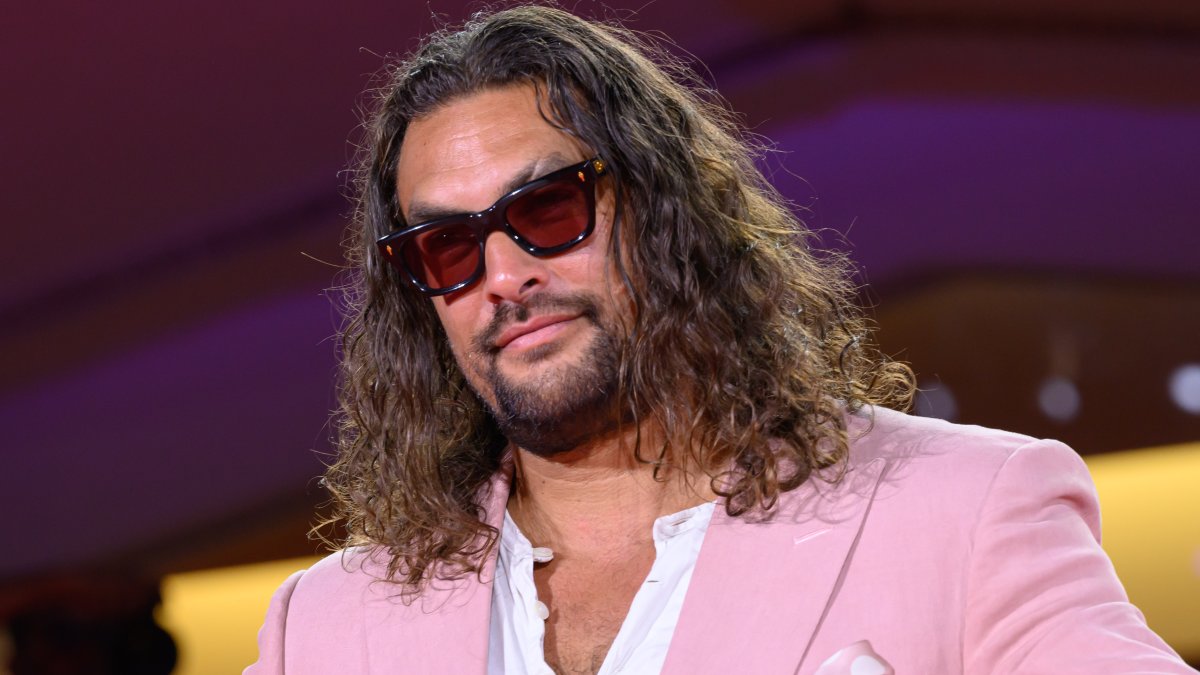 Jason Momoa looks unrecognizable with bald hair transformation