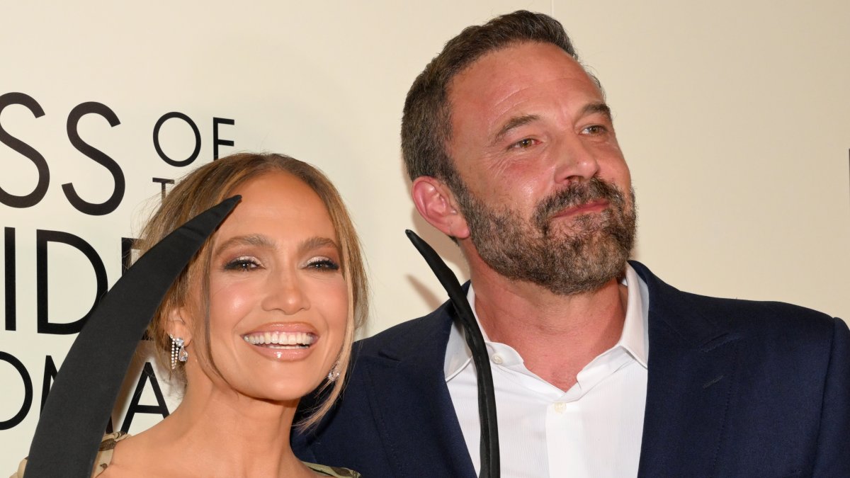 Jennifer Lopez and Ben Affleck reunite on red carpet of 'Kiss of the Spider Woman' after divorce Jennifer Lopez and Ben Affleck reunite on red carpet of 'Kiss of the Spider Woman' after divorce