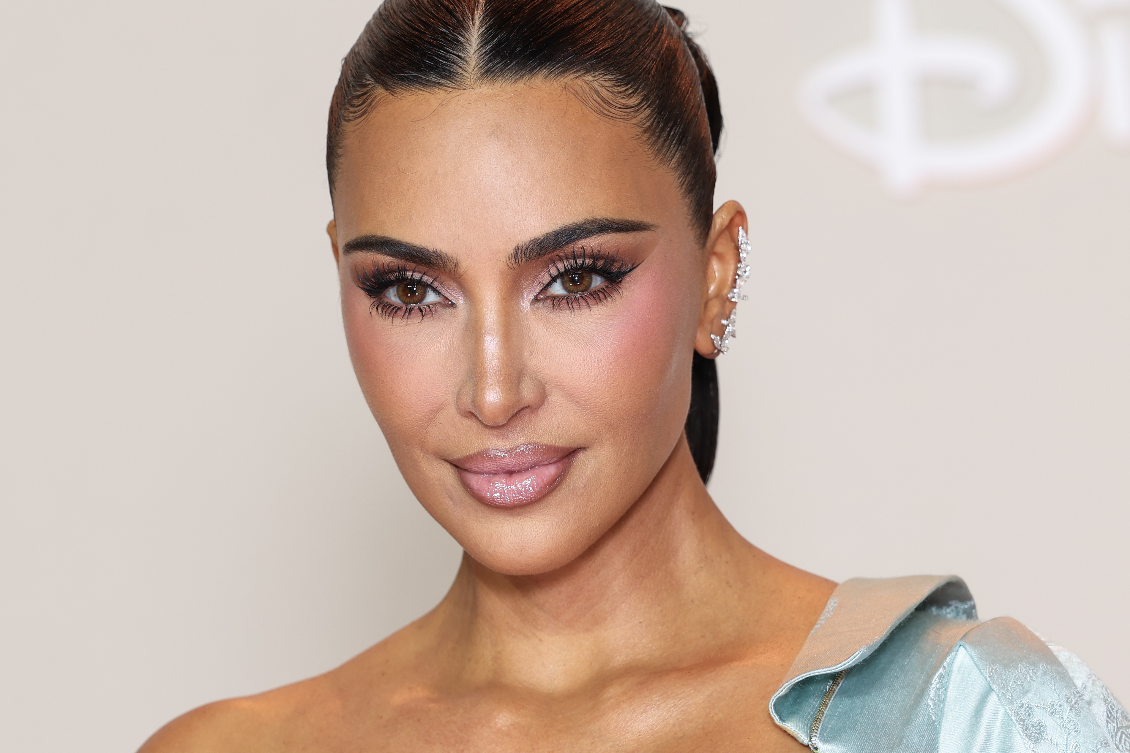 Tearful Kim Kardashian reveals brain aneurysm diagnosis