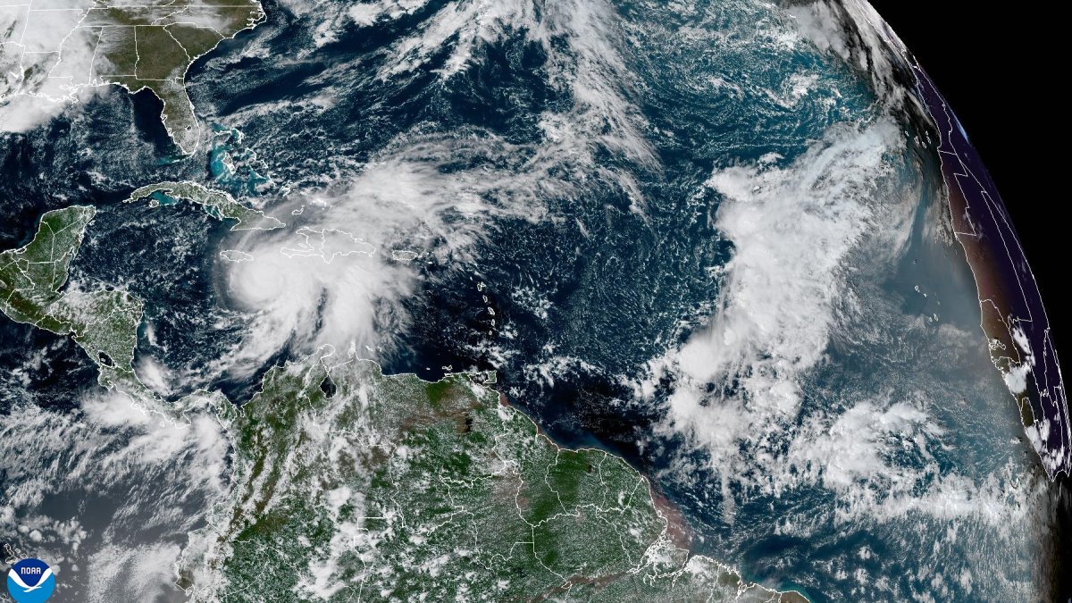 Melissa turns into a hurricane in the Caribbean: NHC