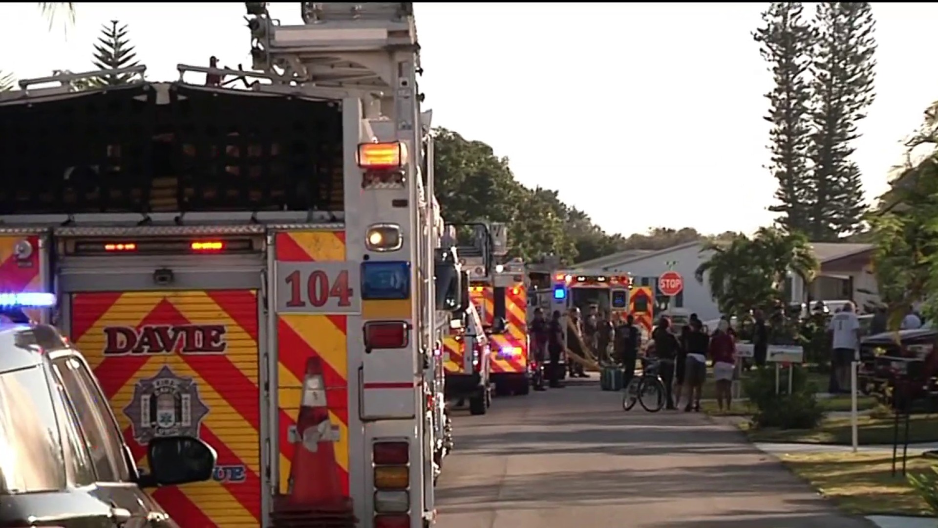 1 dead after mobile home in Davie goes up in flames: Officials
