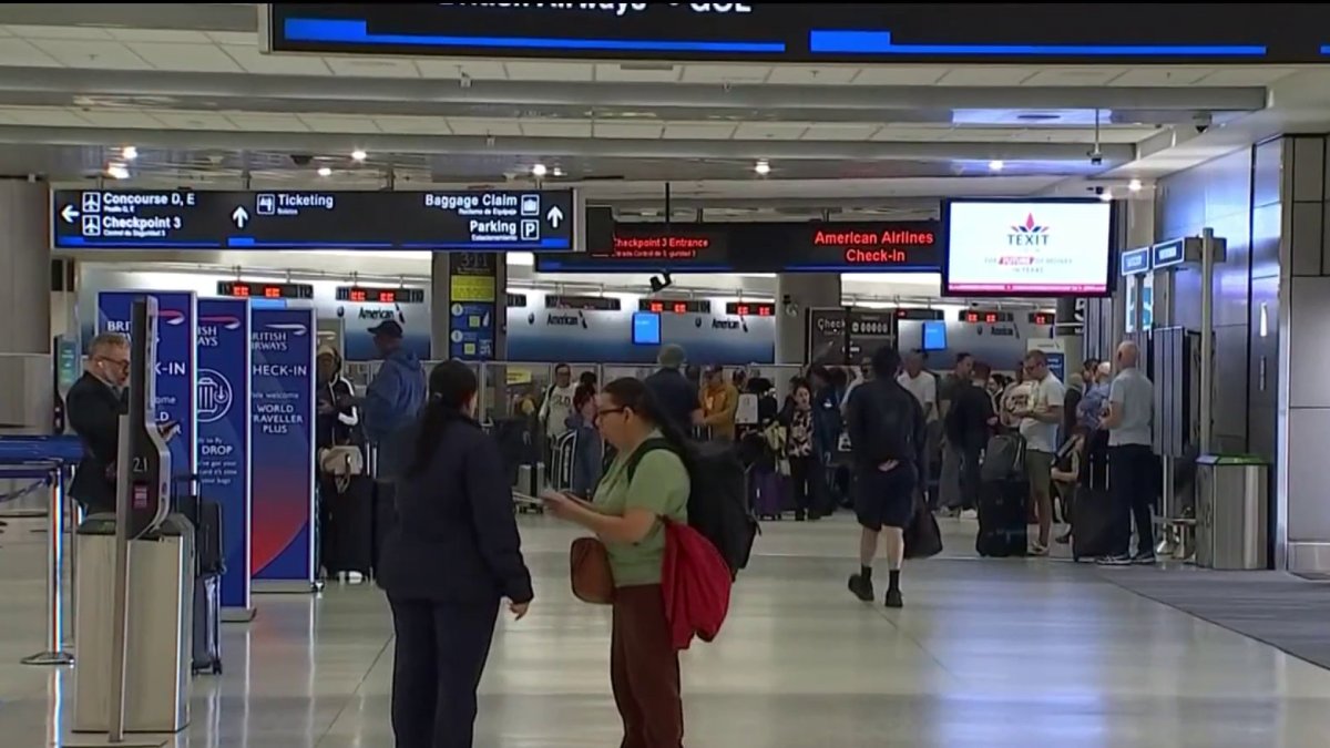 Delays and cancellations continue at U.S. airports amid shutdown – NBC ...