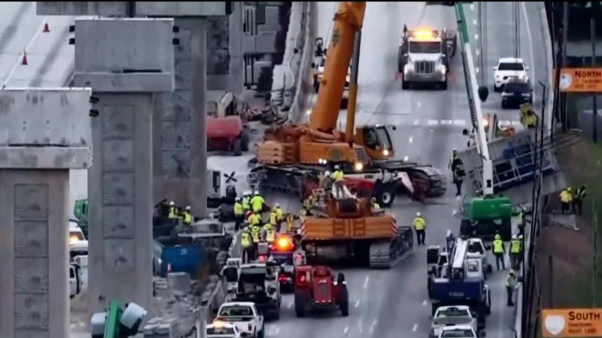 The eastbound lanes of State Road 836 (Dolphin Expressway) at Northwest 17th Avenue are shut down this Friday due to emergency construction.