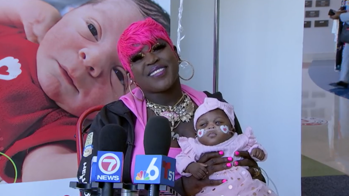 Mom rejoices as smallest surviving baby born at Memorial Healthcare heads home