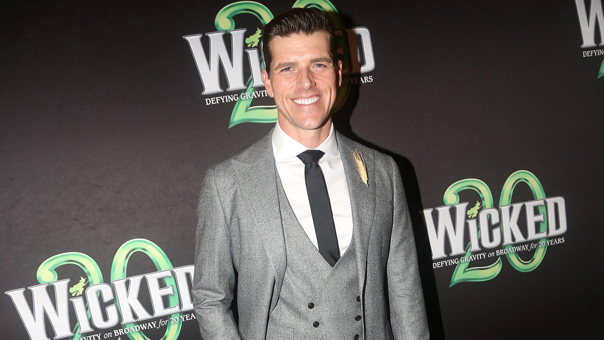 Broadway 'Wicked' actor to run NYC marathon then perform two shows as Fiyero