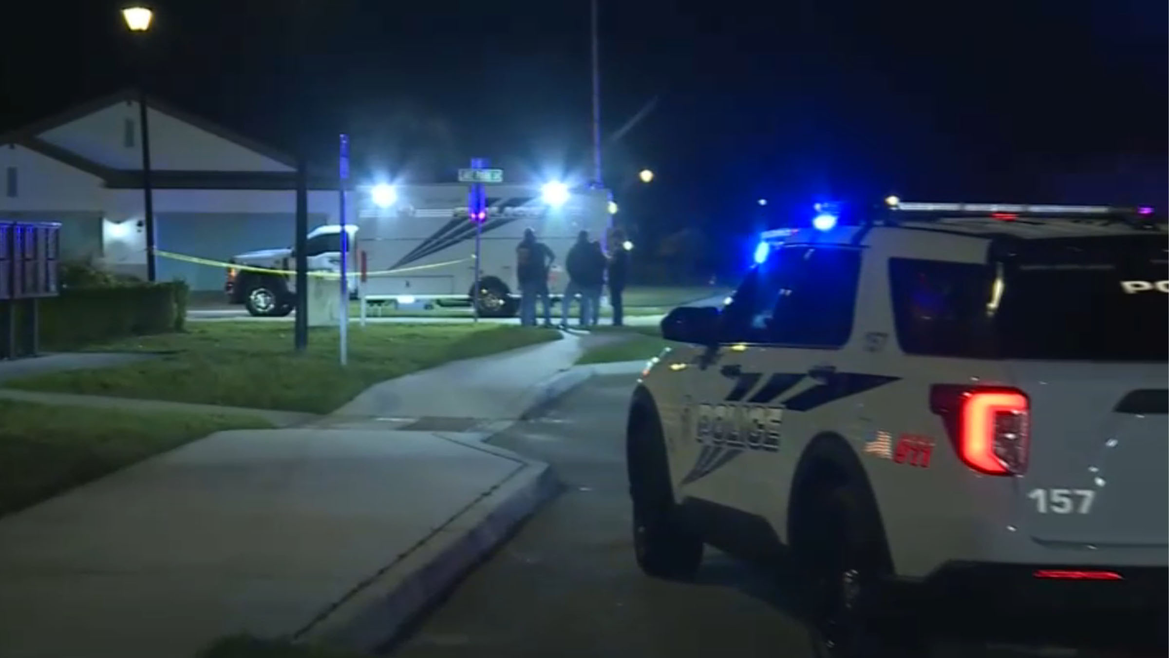Police officer shot while responding to disturbance in Port St. Lucie