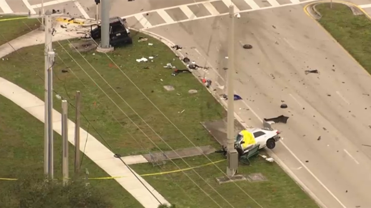 Police investigating fatal crash on University Drive in Davie