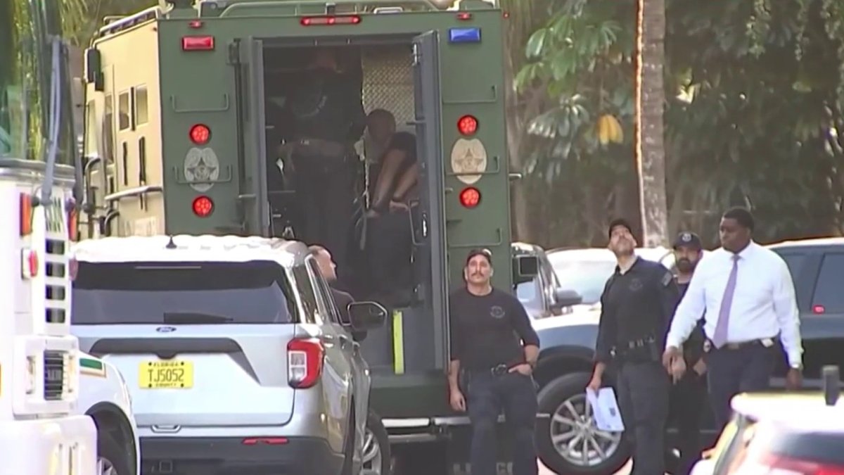 Deputies fatally shoot suspect while serving child porn warrant at ...