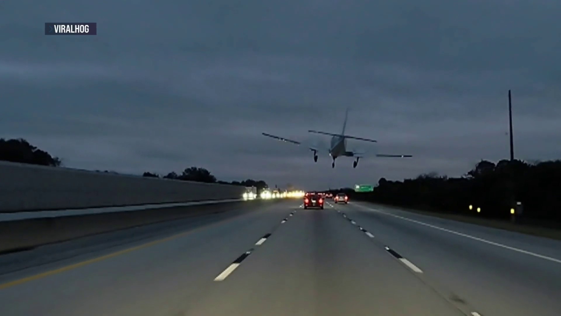 Video shows plane crashing on car during emergency landing on Florida highway