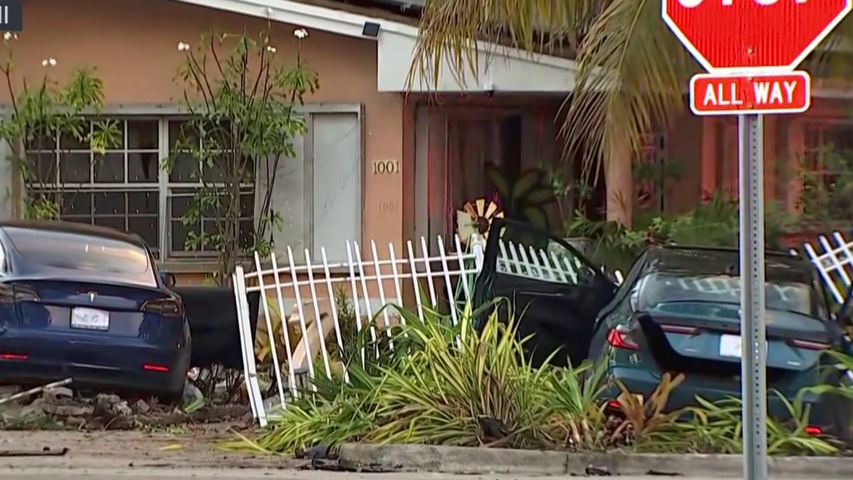4 people hospitalized after crash in North Miami – NBC 6 South Florida