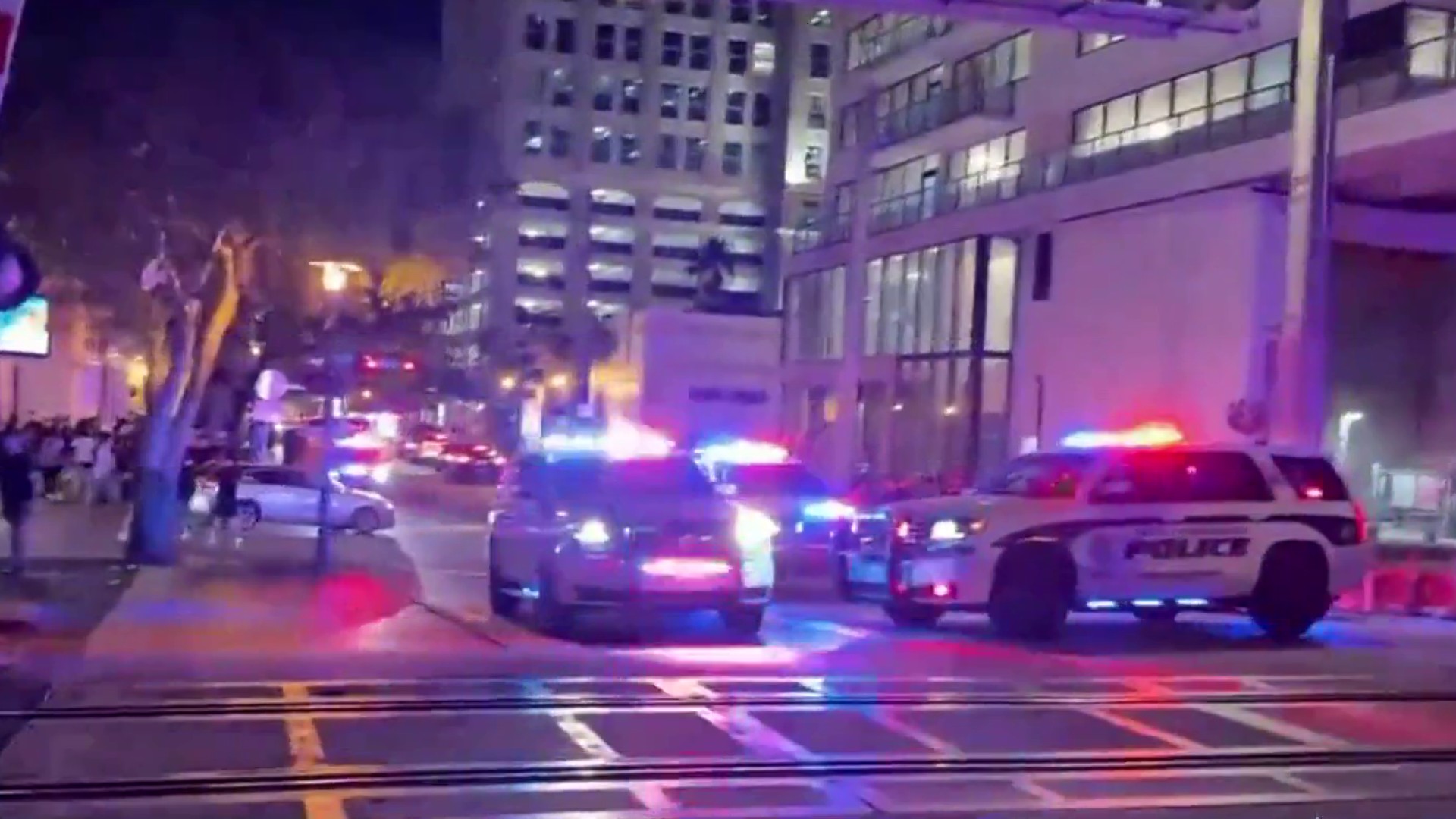 5 people hospitalized after shooting in downtown Fort Lauderdale