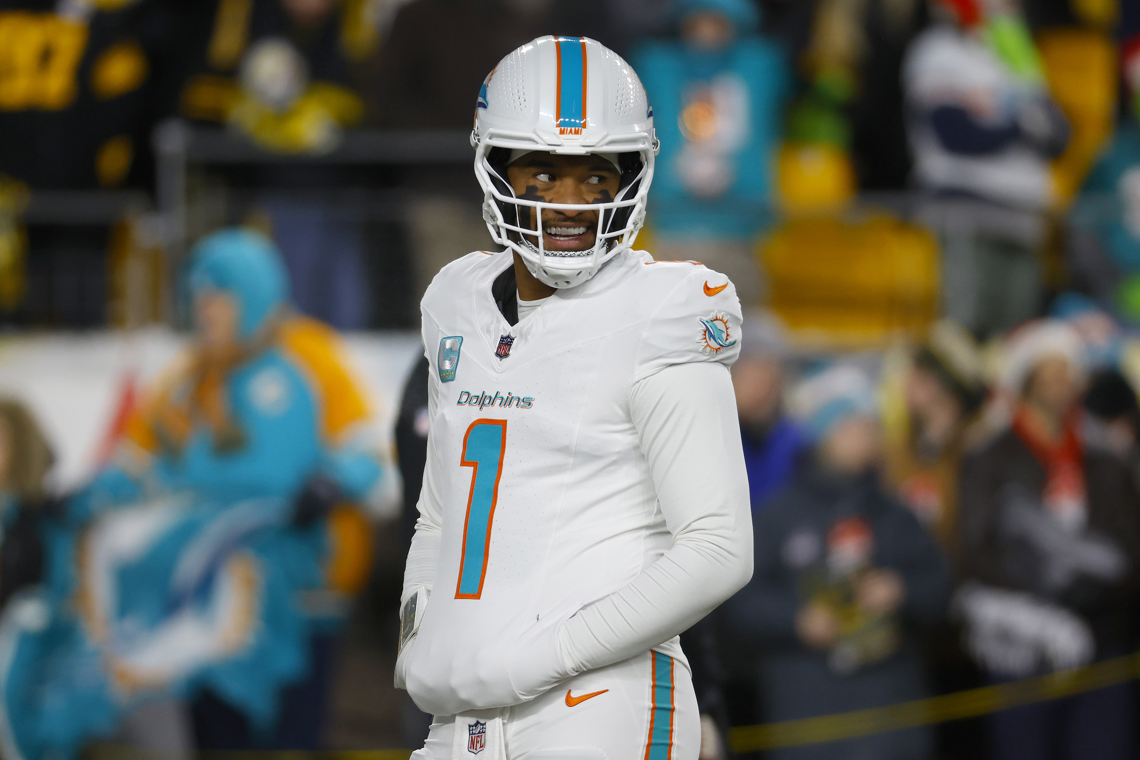 Dolphins benching QB Tua Tagovailoa and turning to Quinn Ewers: Report