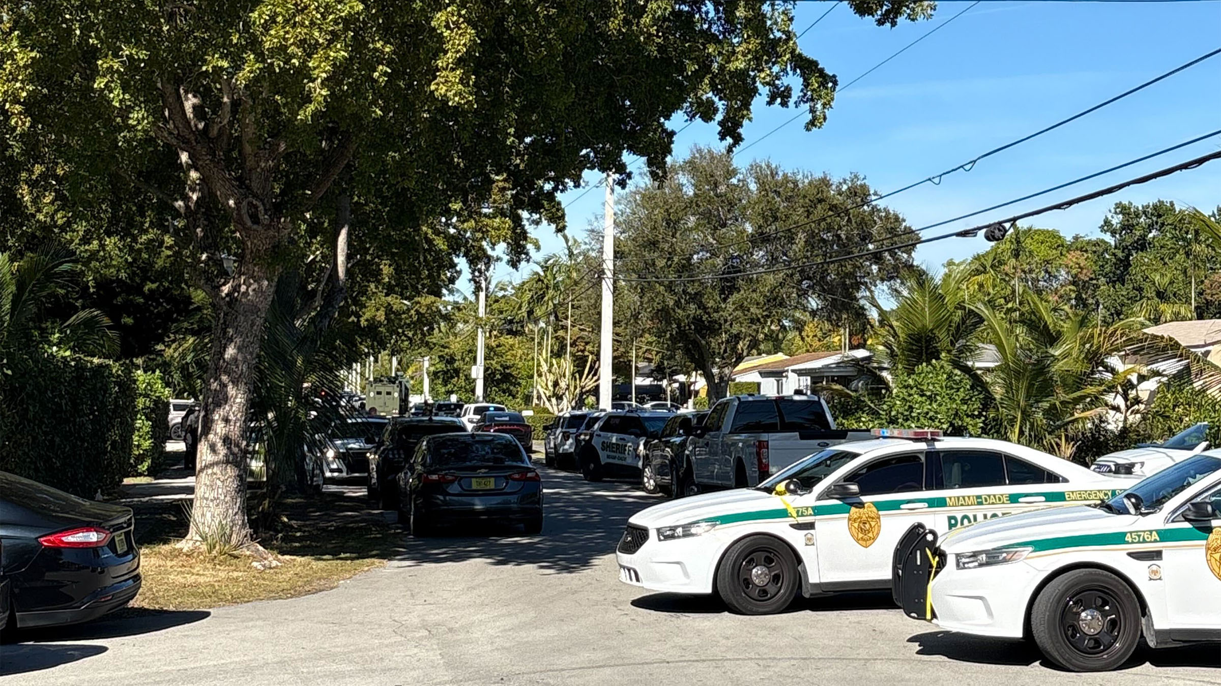 Man barricaded inside northwest Miami-Dade home: Deputies