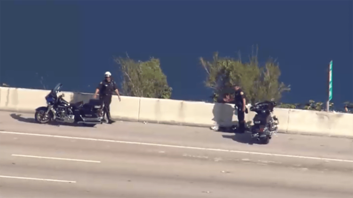 2 Miami motorcycle officers hurt after crash on Dolphin Expressway: Cops