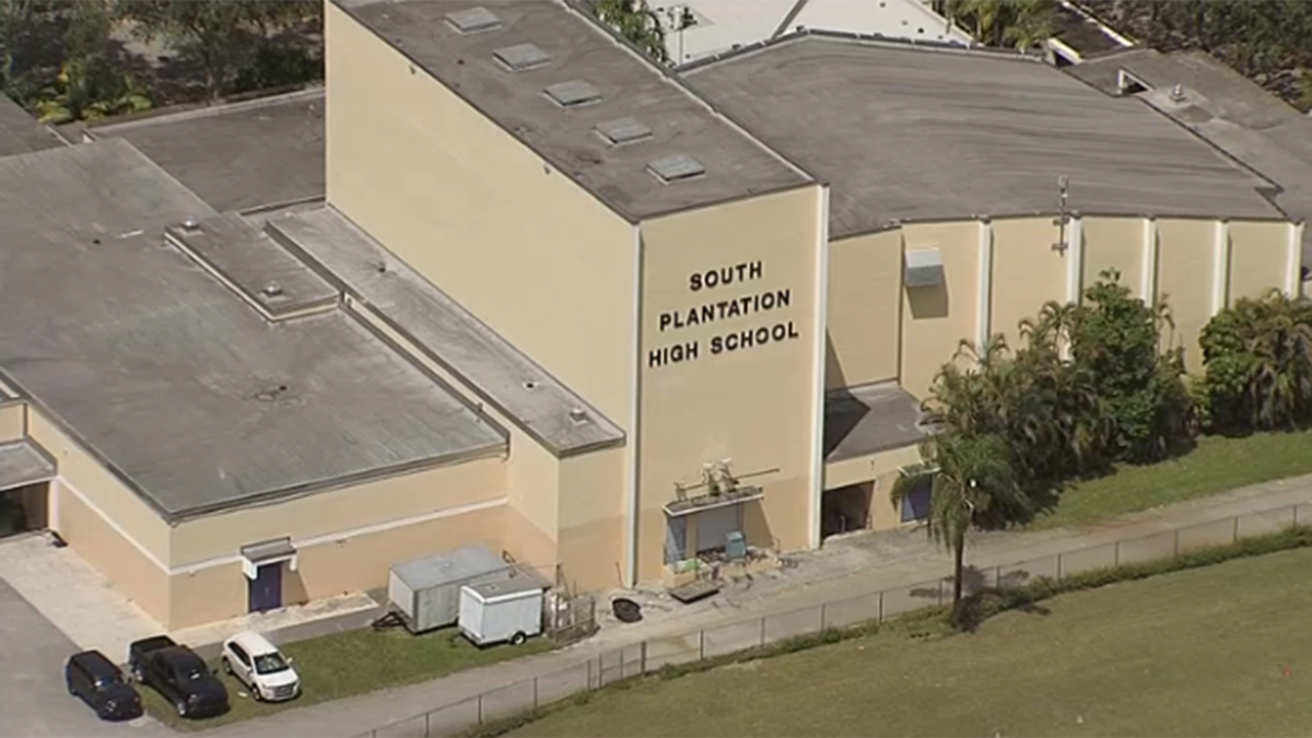 South Plantation High music teacher arrested for alleged inappropriate conduct with student