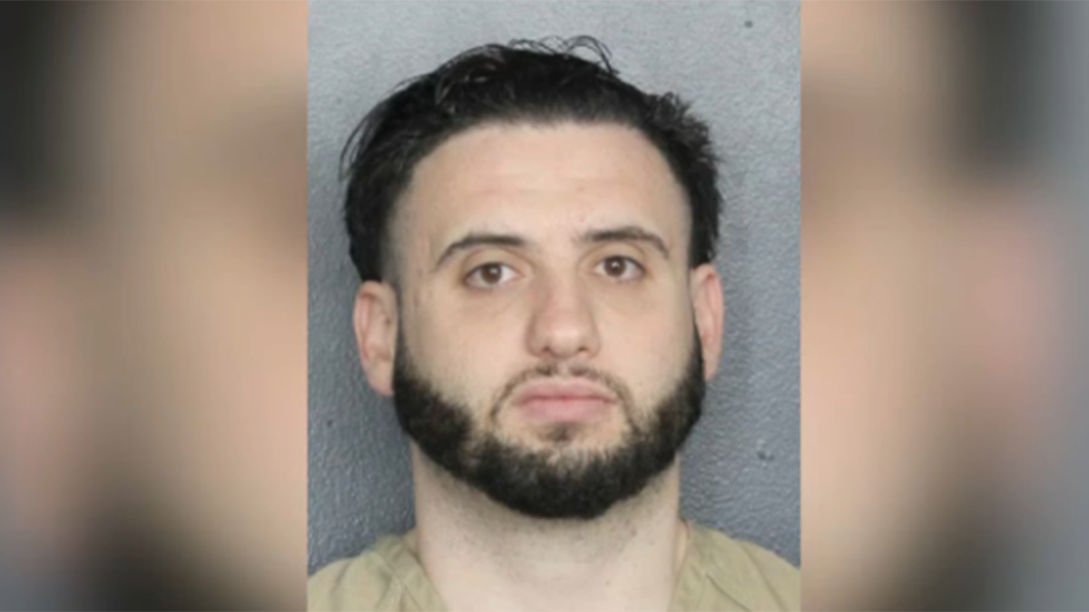 Broward detention deputy arrested for bringing contraband into jail ...