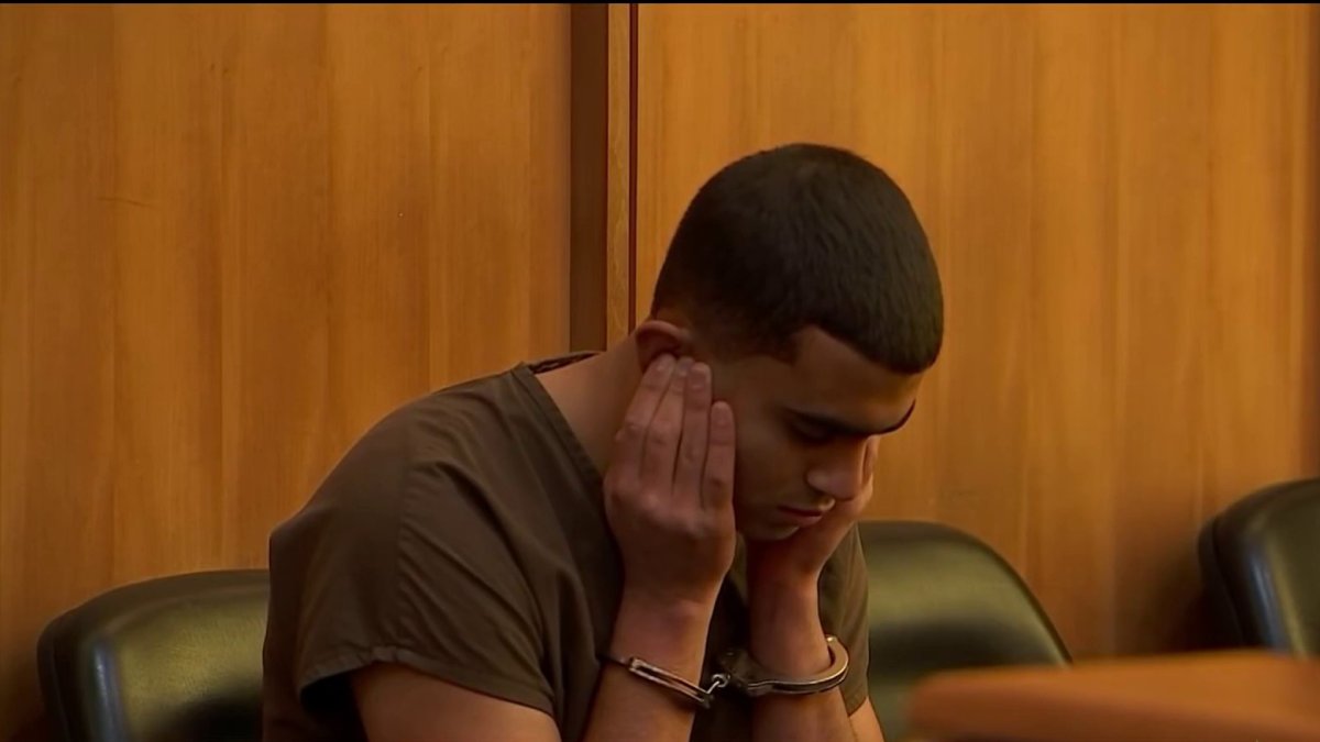 Hialeah teen accused of murdering mother in court for hearing