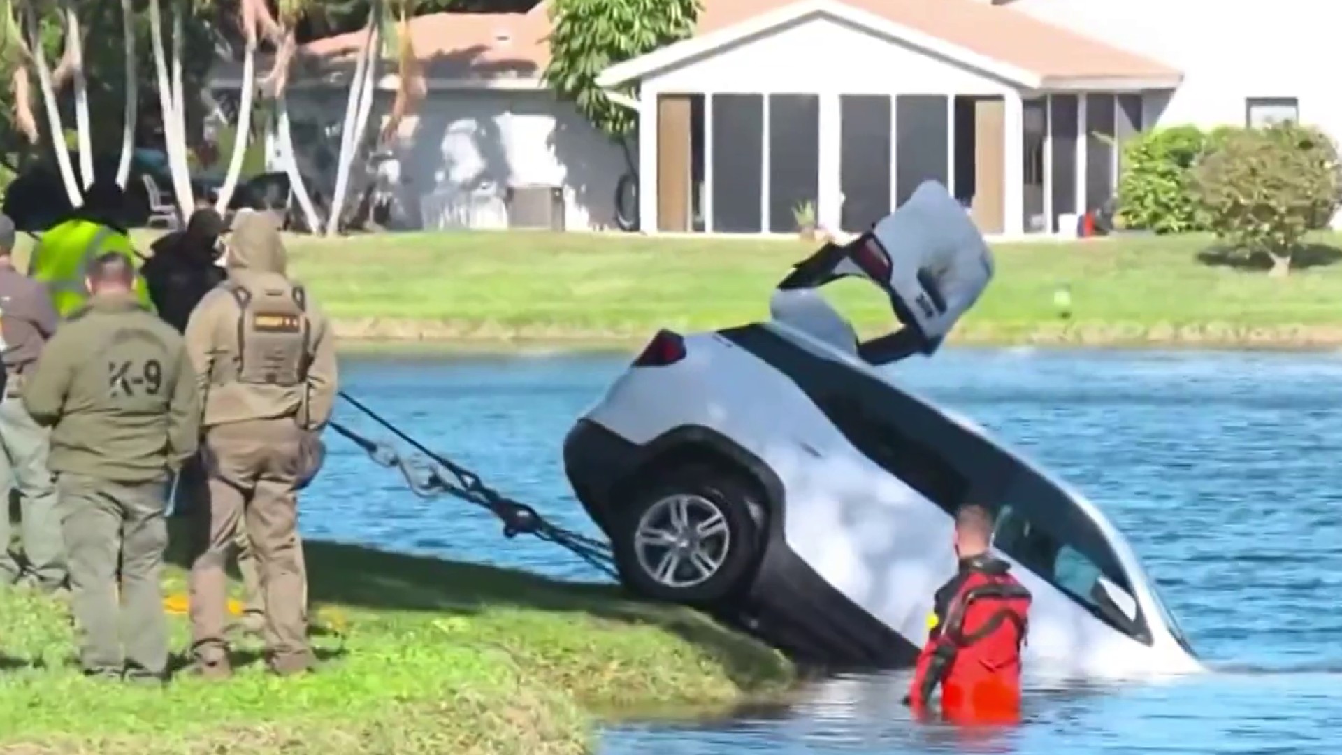 Burglary suspects, including 2 killed after crashing into lake in Deerfield Beach, ID'd: BSO